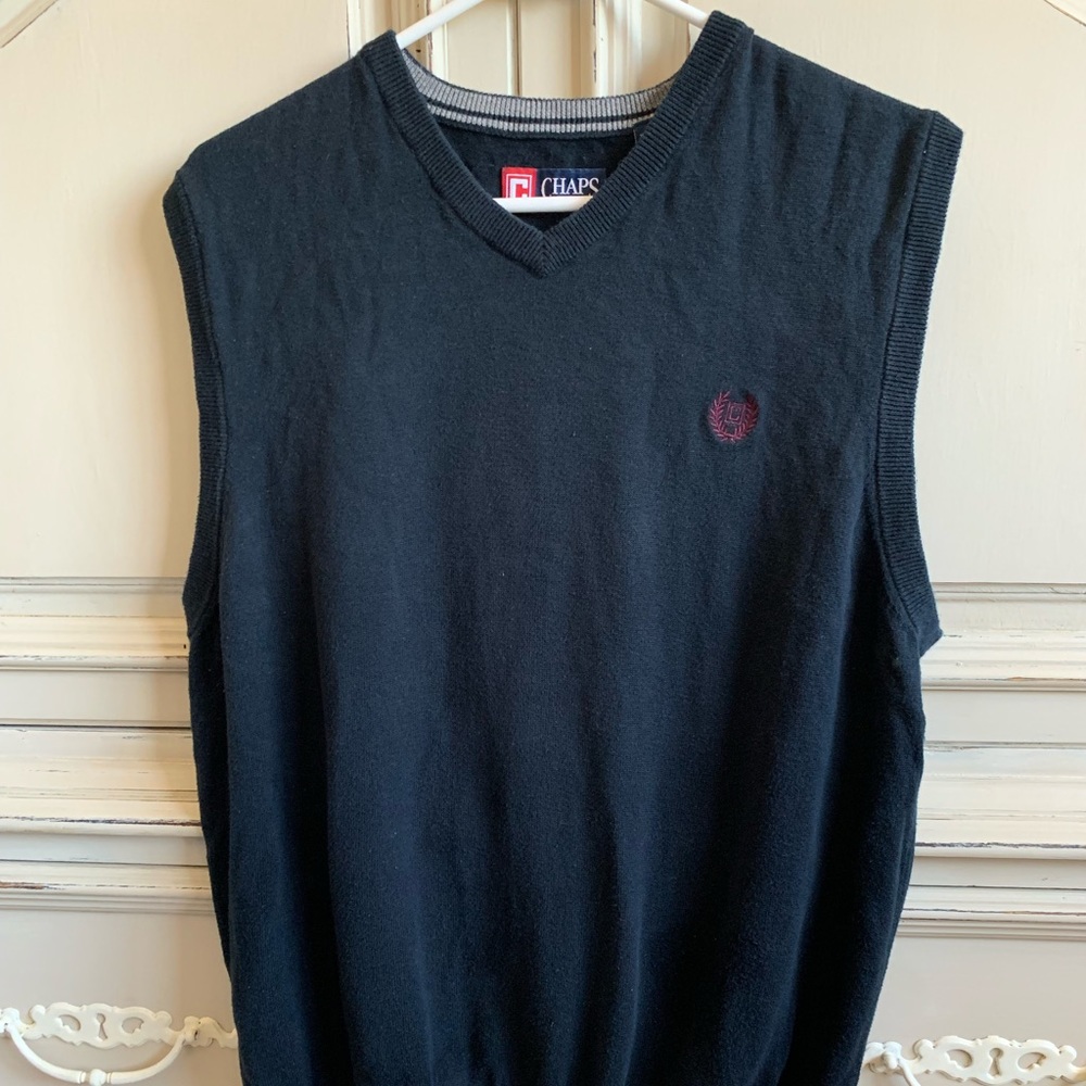 Chaps sweater vest black large